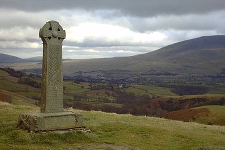 Lonscale Fell - Howell Monument 