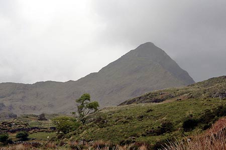 Cnicht seen on the approach from Croesor