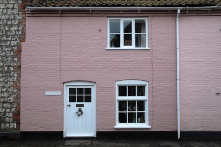Pink cottage in Burnham Market