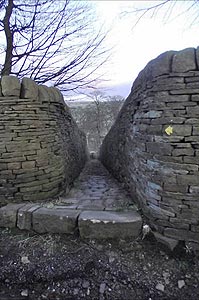 Pin Hill Lane leading to Oats Royd Mill, Luddenden