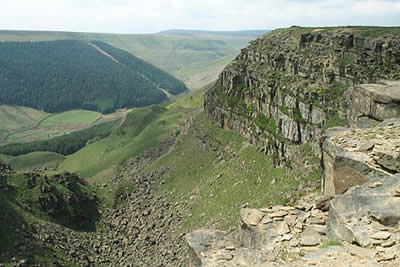 Millstone Grit outcrops in deepest part of Alport Dale