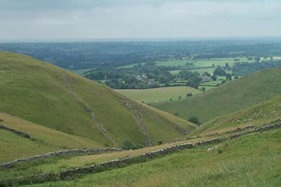 Looking south from the slopes of Thorpe Cloud