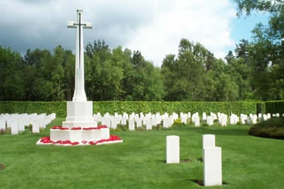 The Commonwealth War Cemetery near Pye Green (Cannock)