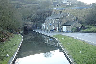 Canal & tunnel entrance at Marsden