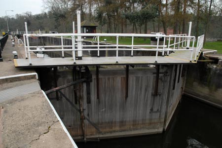 Gunthorpe Lock on the River Trent
