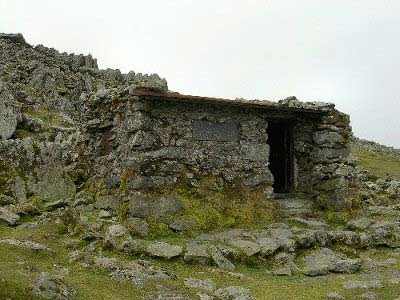 Foel Grach mountain refuge shelter