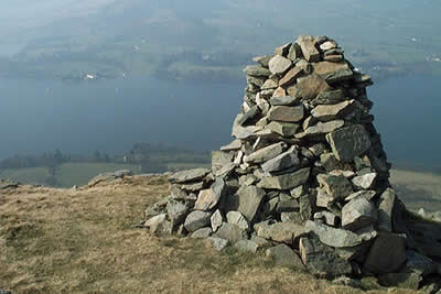 Large cairn on Whinny Crag (Arthur's Pike)