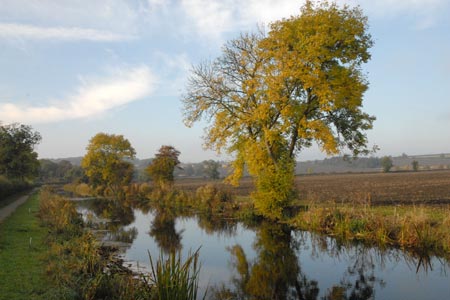 View along Grantham Canal, Vimy Ridge Farm