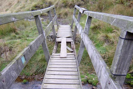 The dilapidated bridge on the Doctor's Gate path