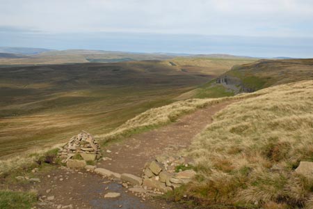 Pennine Way to the summit of Pen-y-ghent