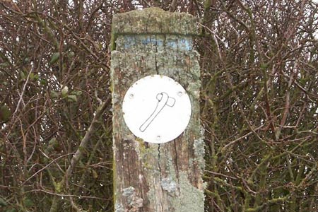 The symbol that identifies the path as the Icknield Way
