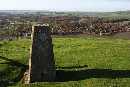 Trig point, the Giant's Grave, Oare
