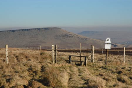 Path from Standedge towards Pule Hill