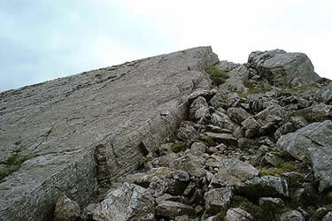 Bowfell, top of the Great Slab boulders lie in a gully