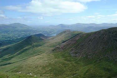 Outerside and Barrow seen from Tower Ridge - Eel Crag