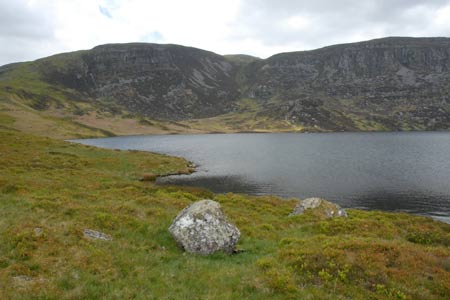 The crags on the western side of Llyn Arenig fawr