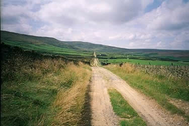 Issues Road crosses north sector of Peak District NP