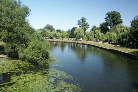 The River Avon in high summer near Holy Trinity Church