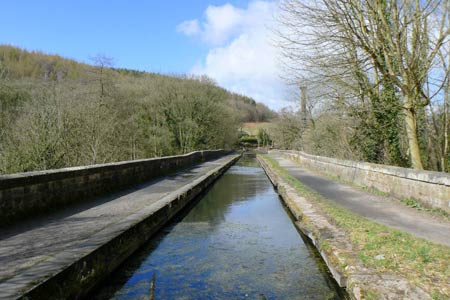 Looking along the Cromford Canal