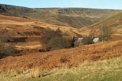 Approaching Crowden along the Pennine Way from Black Hill