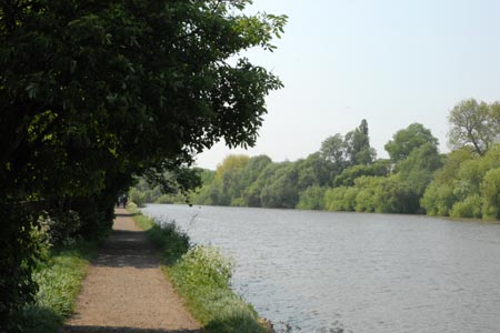 The Thames Path near Kew