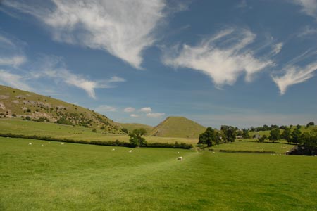 Thorpe Cloud from base of Bunster Hill