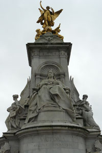 Victoria Statue near Buckingham Palace
