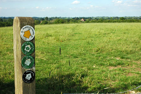 Footpath sign on Hunger Hill near Henley-in-Arden

